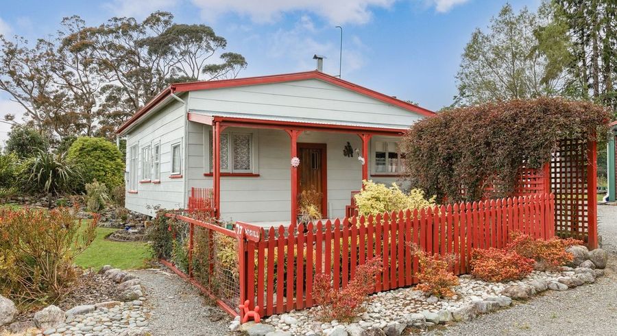  at 72 Mcgill Street, Waimangaroa