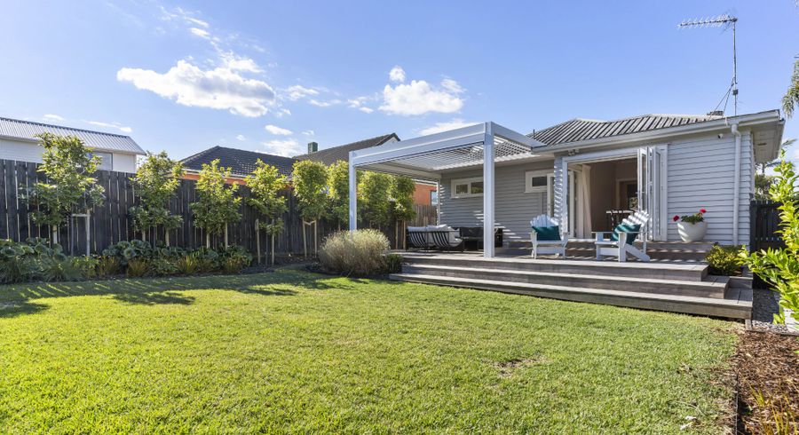  at 8 Houpara Street, One Tree Hill, Auckland