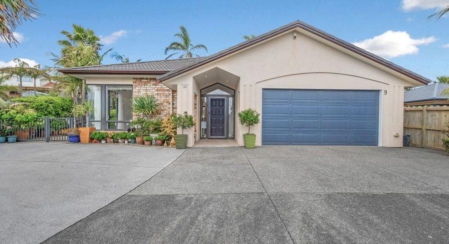  at 9 Canonbie Place, East Tamaki Heights, Auckland