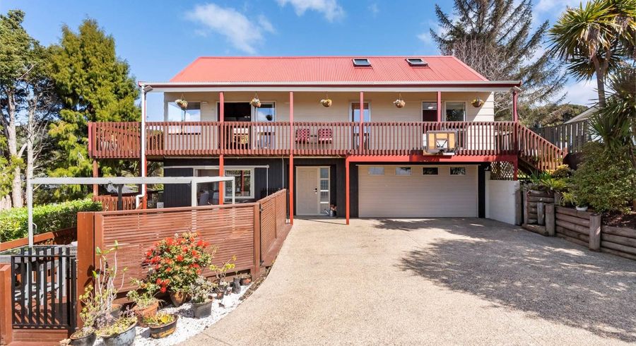  at 14 Longfellow Parade, Glen Eden, Waitakere City, Auckland