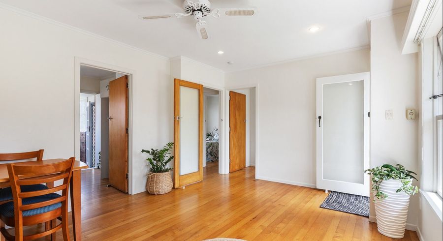  at 2/21 Evelyn Place, Hillcrest, North Shore City, Auckland