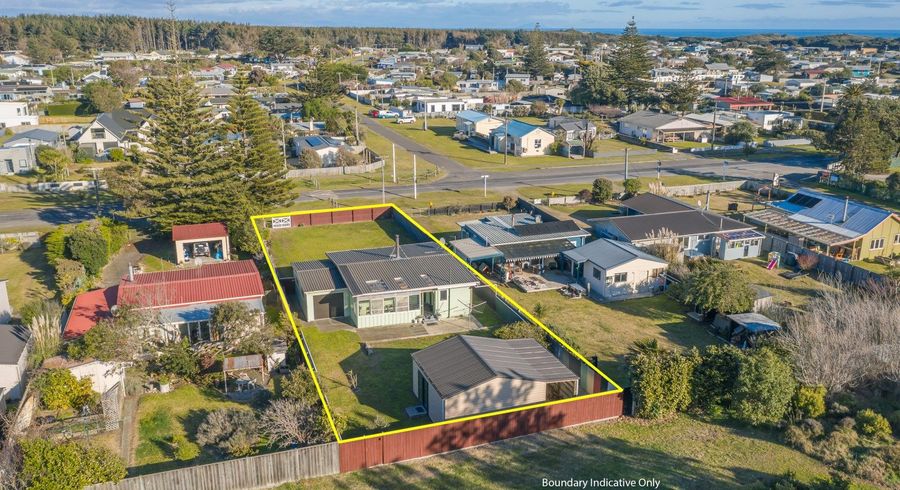  at 40 Koputara Road, Himatangi Beach