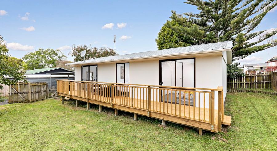  at 2/24 Nearco Street, Randwick Park, Auckland