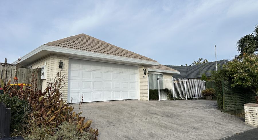  at 2/11 Bowscale Place, Northpark, Manukau City, Auckland