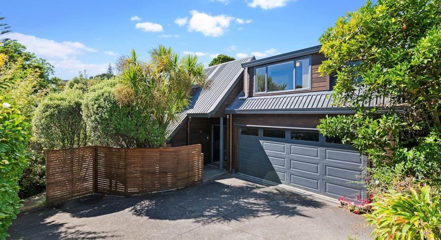  at 2/14 Matipo Road, Mairangi Bay, Auckland