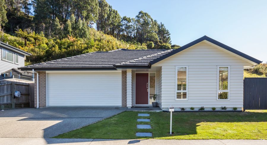  at 31 Banks Boulevard, Whitby, Porirua, Wellington