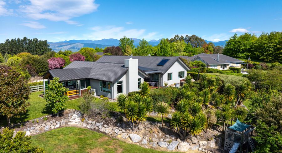  at 9 Bright Lane, Redwood Valley, Richmond
