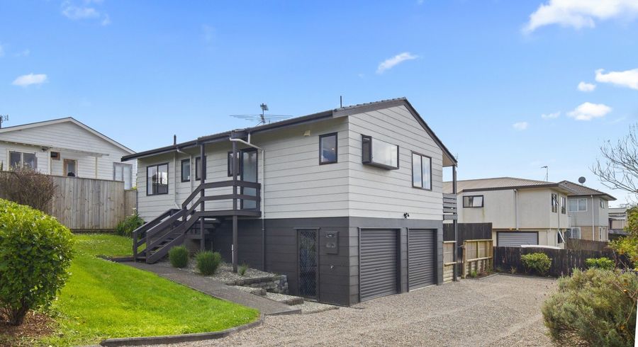  at 2 Mahoe Glade, Pukekohe