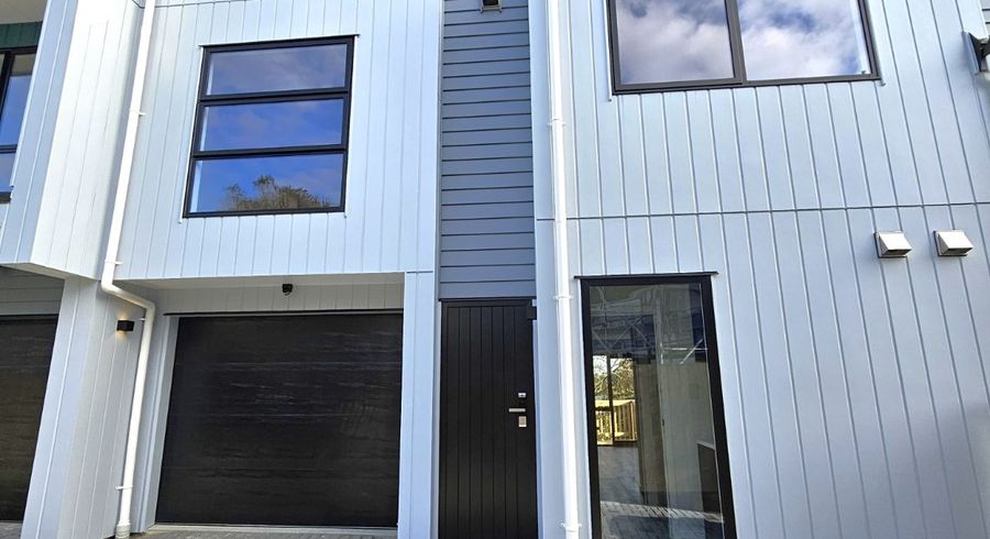  at 9B Camrose Place, Glenfield, North Shore City, Auckland