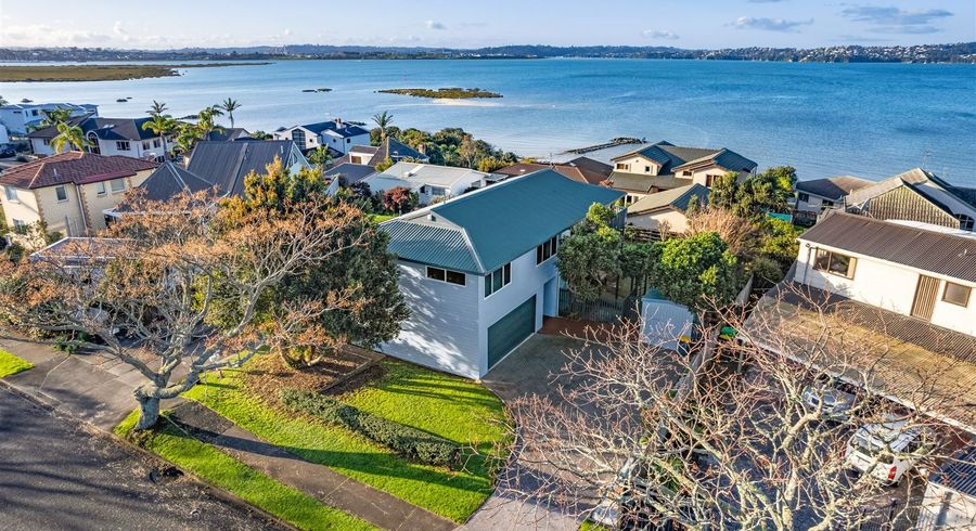  at 58 Spinnaker Drive, Te Atatu Peninsula, Auckland