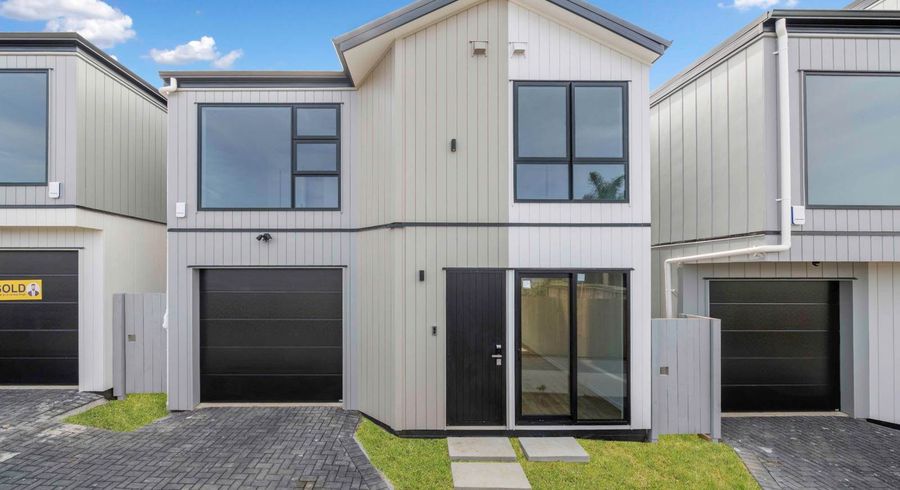  at 2/31 Mcleod Road, Weymouth, Manukau City, Auckland
