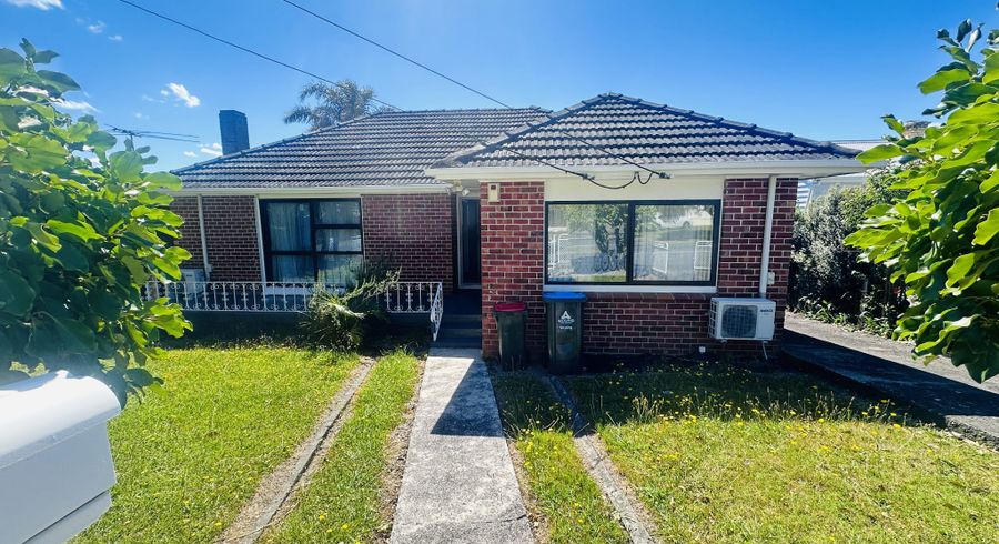  at 52 Blockhouse Bay Road, Avondale, Auckland