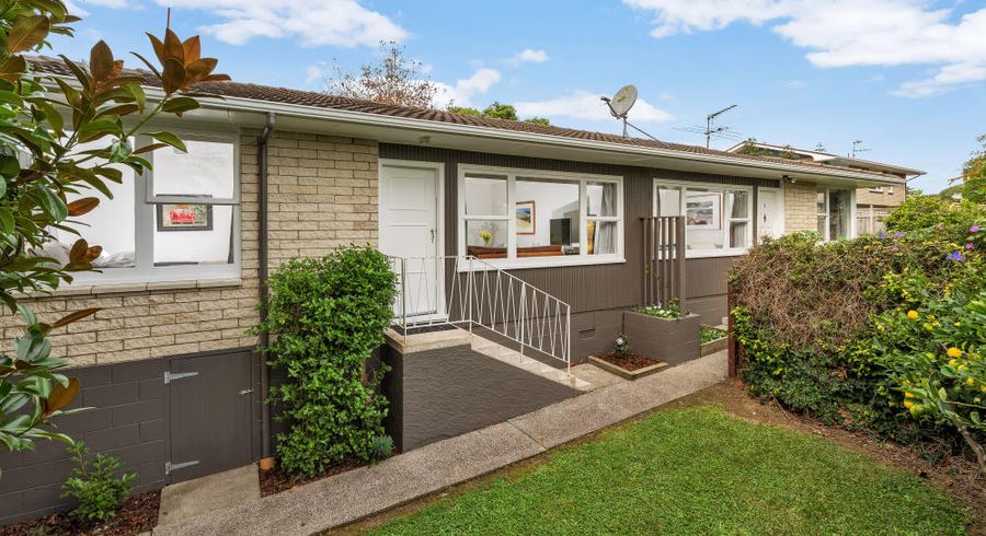  at 2/31 Gills Road, Bucklands Beach, Auckland