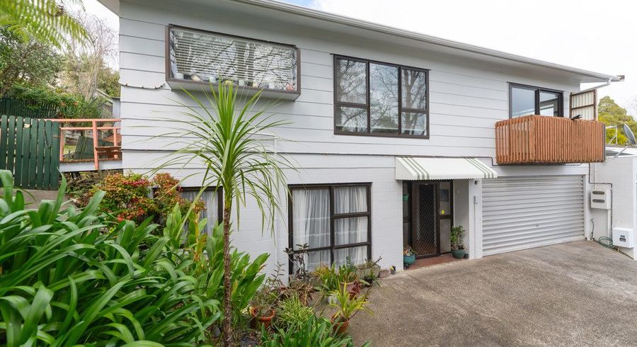  at 2/3 Leith Way, Rothesay Bay, North Shore City, Auckland