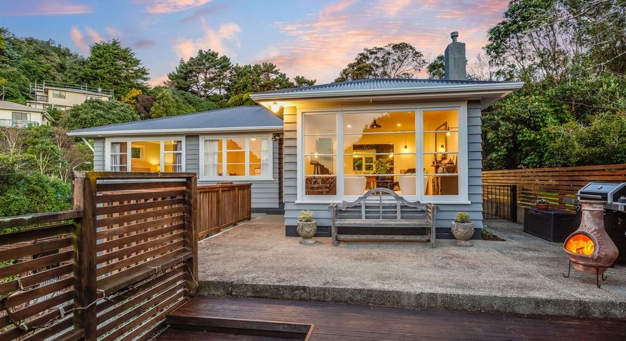  at 21 Mahoe Street, Tawa, Wellington