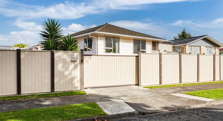  at 32 Brightwater Crescent, Totara Park, Upper Hutt, Wellington