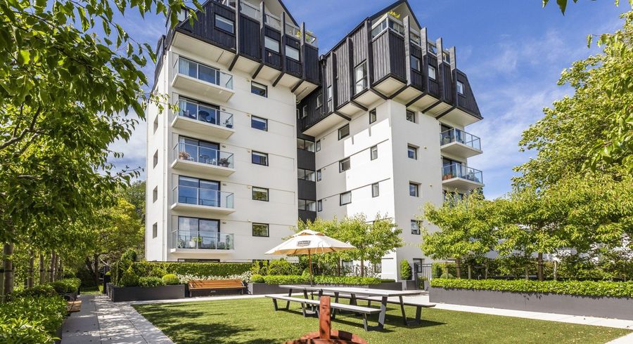  at 2/18 Carlton Mill Road, Merivale, Christchurch