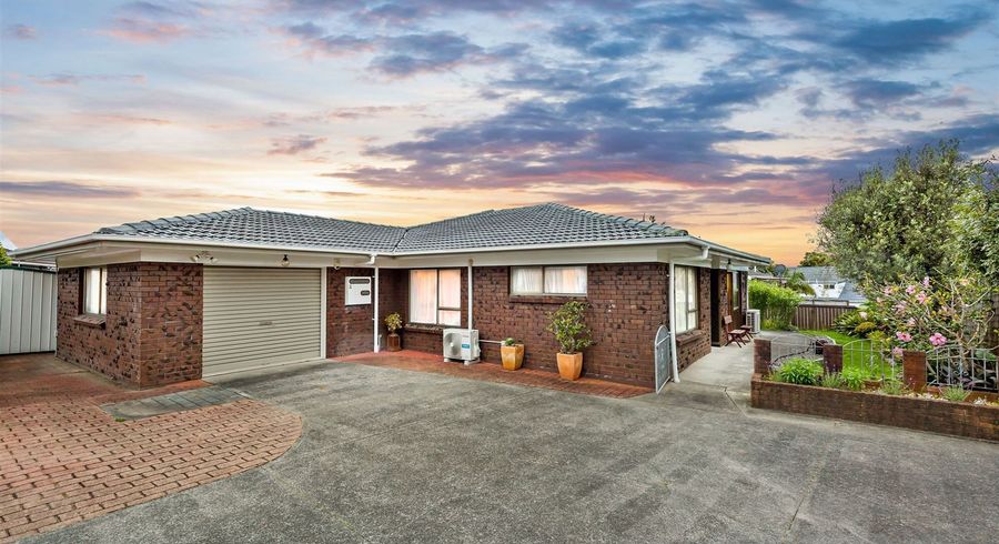  at 1/38 Miltonia Avenue, Te Atatū South, Auckland