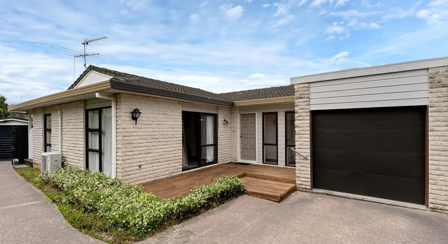  at 2/230 Bucklands Beach Road, Bucklands Beach, Manukau City, Auckland