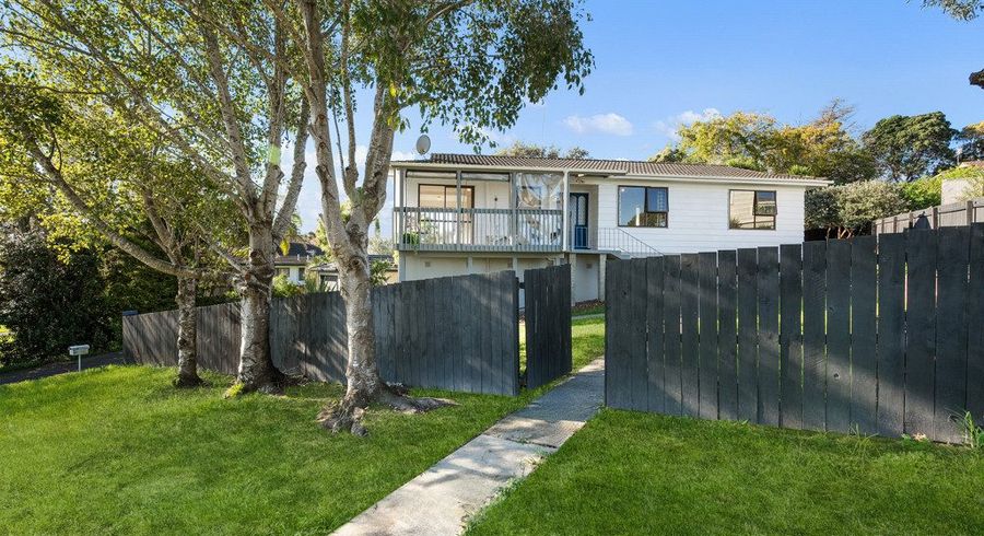  at 10 Rena place, West Harbour, Waitakere City, Auckland