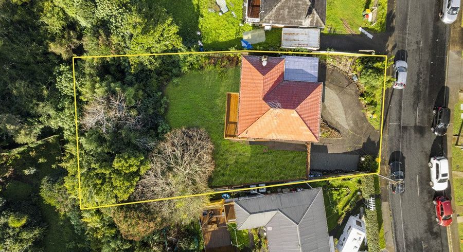  at 9 Wilsher Crescent, Henderson, Waitakere City, Auckland