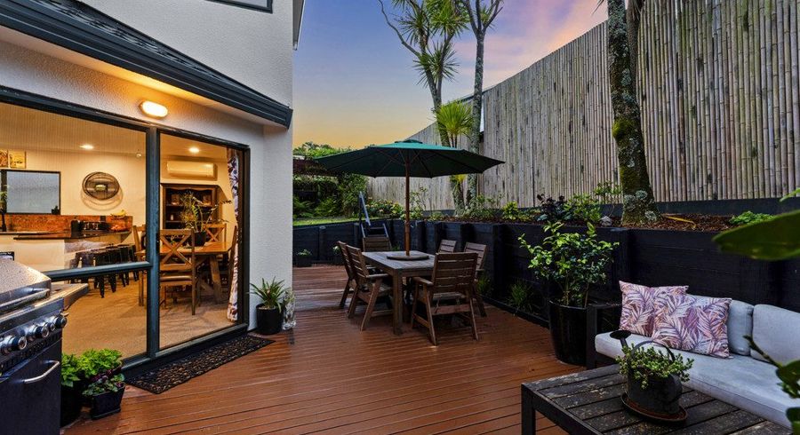  at 2/22 Merton Avenue, Glenfield, North Shore City, Auckland