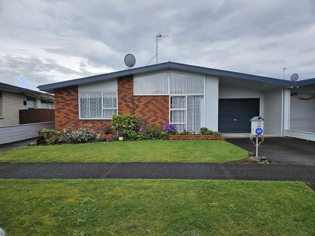  at 2 Edwards Place, Terrace End, Palmerston North, Manawatu / Whanganui