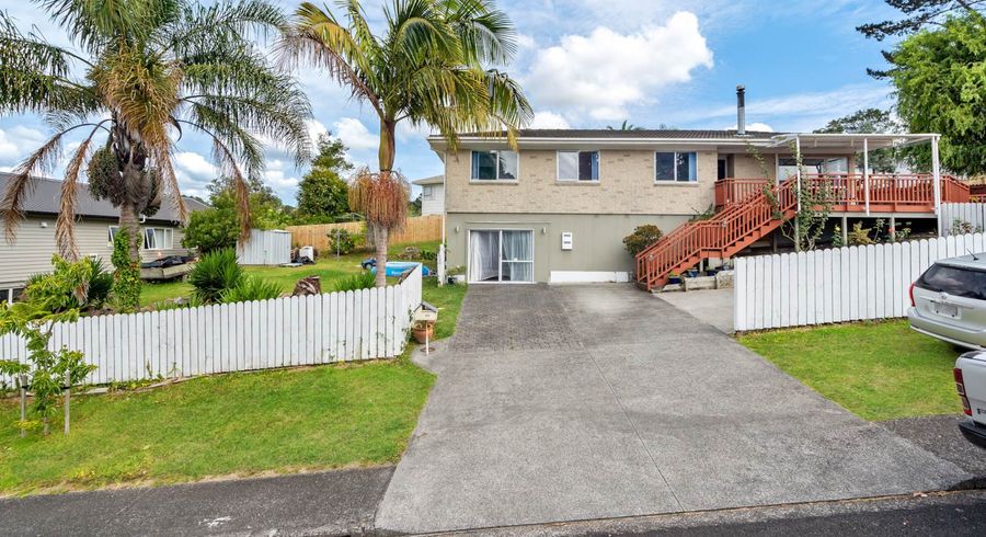  at 35 Glenbervie Crescent, Massey, Auckland