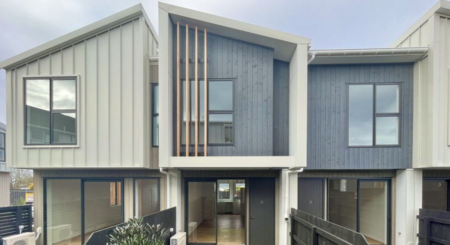  at 22/82 East Coast Road, Milford, North Shore City, Auckland