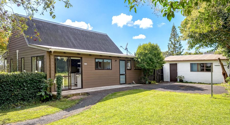  at 2 Raelene Place, Massey, Waitakere City, Auckland