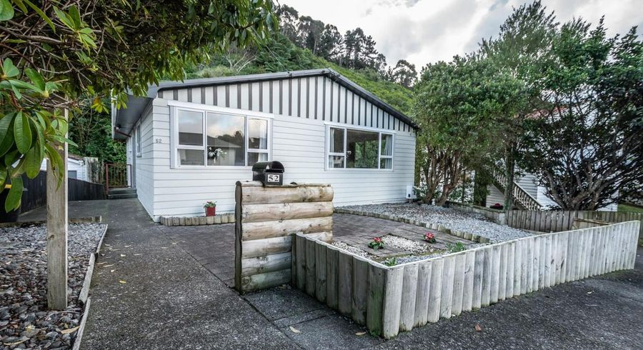  at 52 Kiwi Crescent, Tawa, Wellington