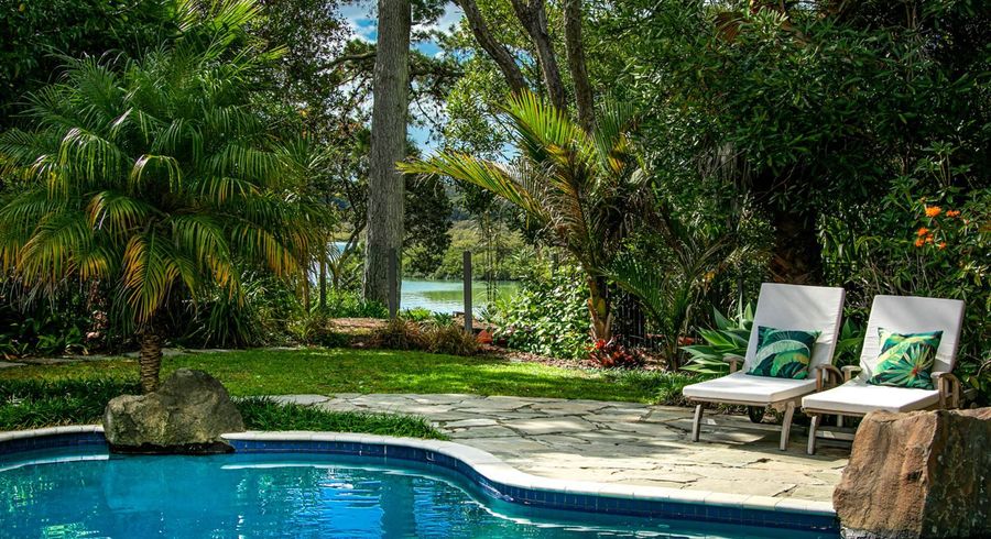  at 25 Kingfisher Grove, Greenhithe, Auckland