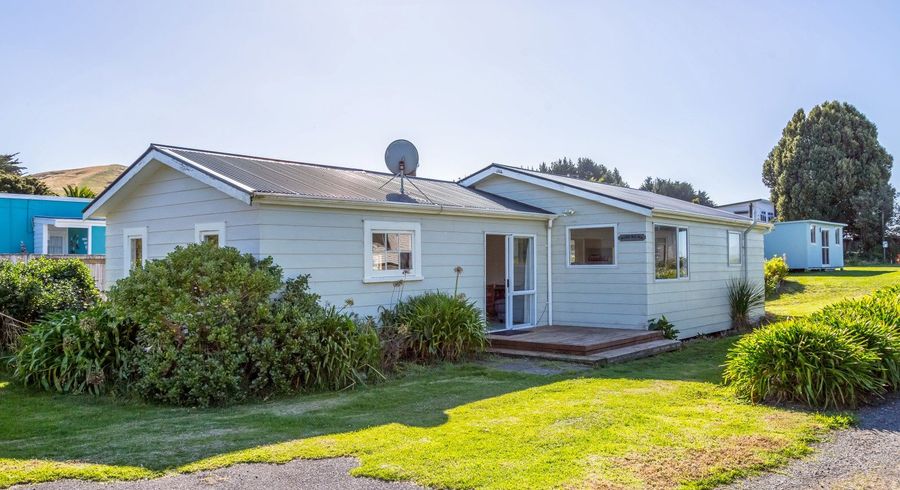  at 17 Jetty Road, Castlepoint, Tīnui