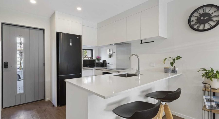  at 8 Jabuka Street, Glen Eden, Waitakere City, Auckland