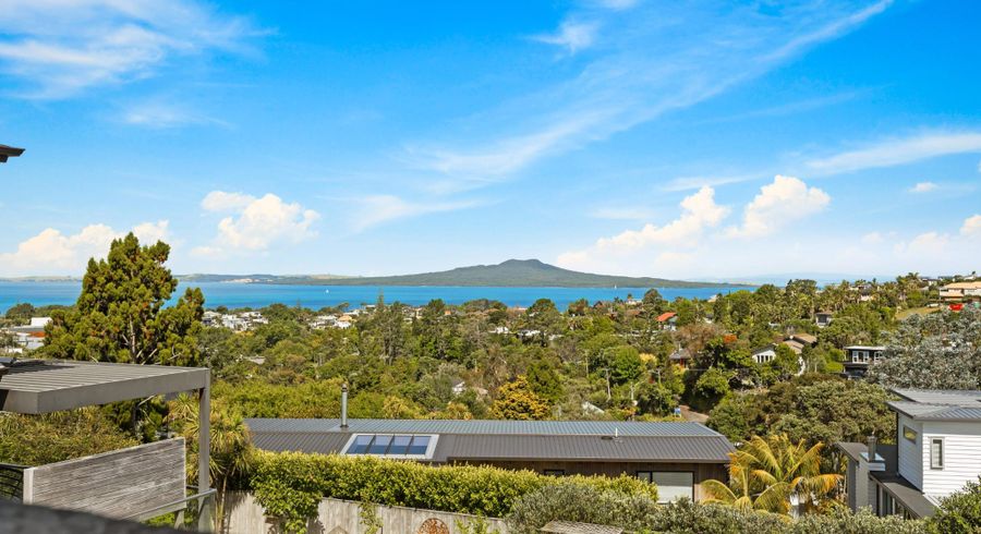  at 51 Aberdeen Road, Castor Bay, Auckland