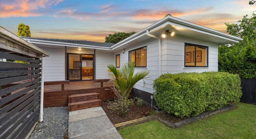  at 1/18 Darcy Place, Massey, Waitakere City, Auckland