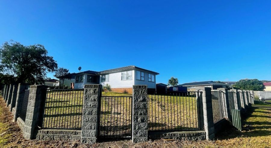  at 9 Staverton Crescent, Mangere, Auckland