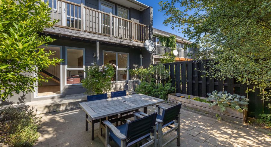  at 4/100 Papanui Road, Merivale, Christchurch City, Canterbury