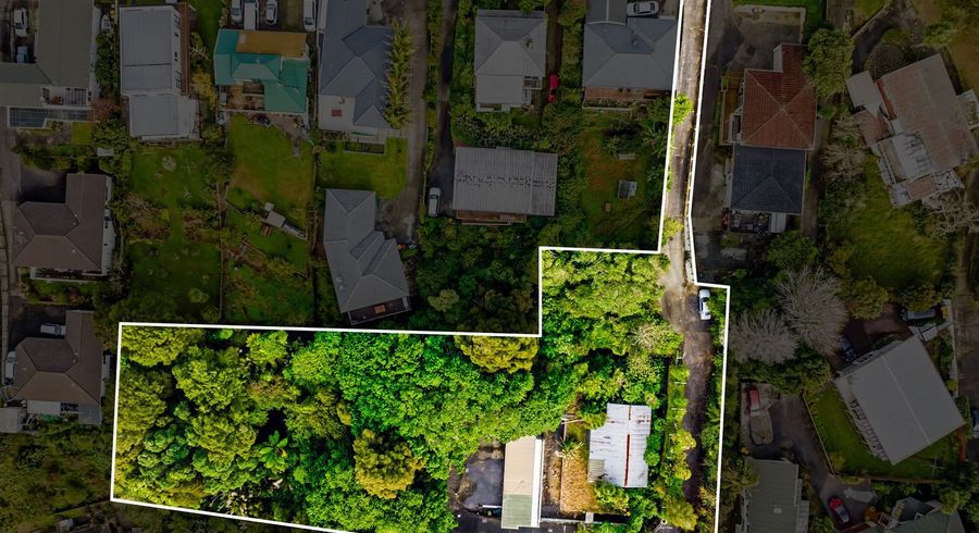  at 323 Glenfield Road, Glenfield, Auckland