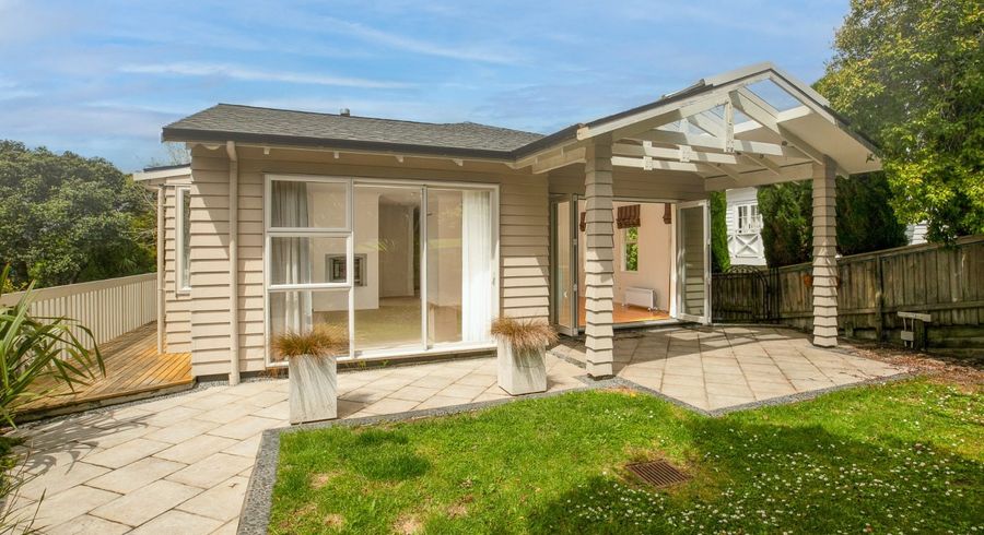 at 25 Newell Street, Point Chevalier, Auckland
