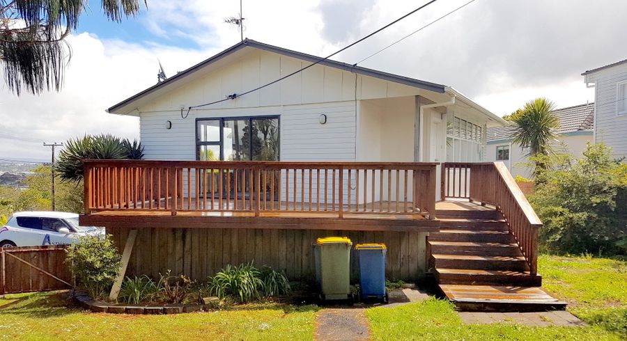  at 204 East Coast Road, Forrest Hill, North Shore City, Auckland