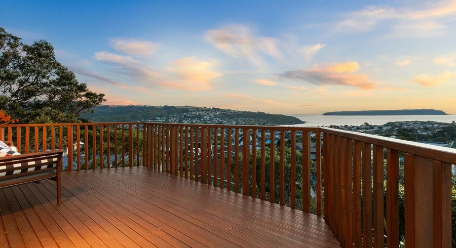  at 112 Gloaming Hill, Titahi Bay, Porirua, Wellington