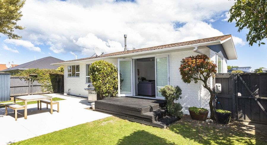  at 1/216 Waimairi Road, Ilam, Christchurch City, Canterbury