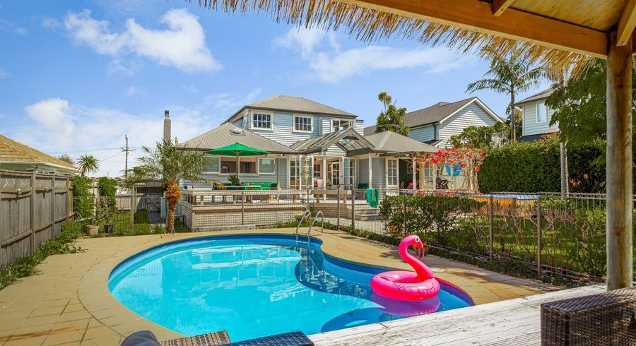  at 34 Norwood Road, Bayswater, Auckland
