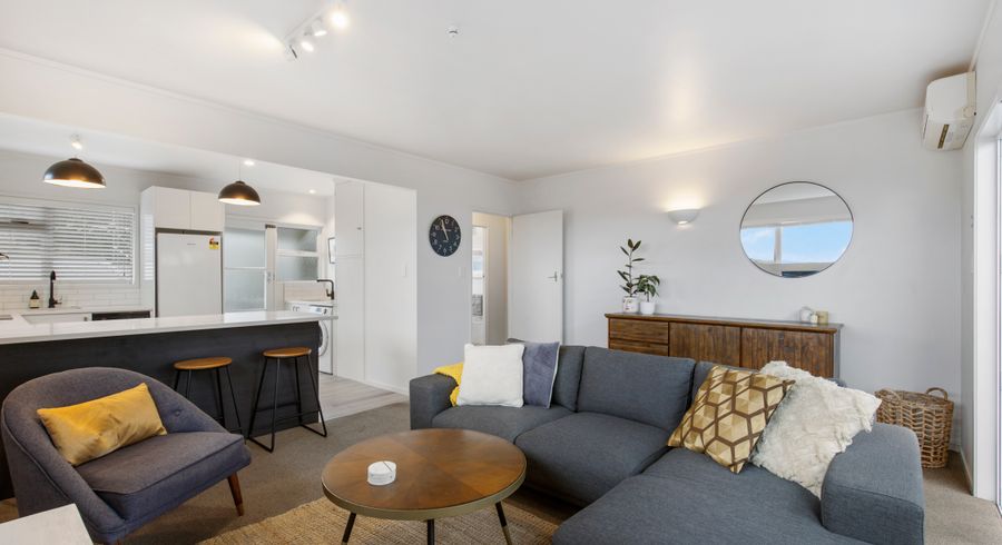  at 1/23 Lake Road, Northcote, Auckland