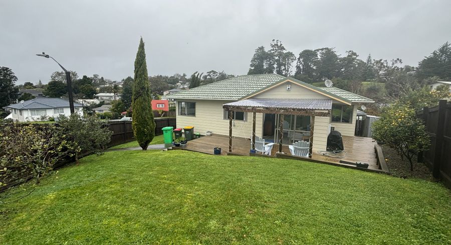  at 27 Loughanure Place, Massey, Waitakere City, Auckland