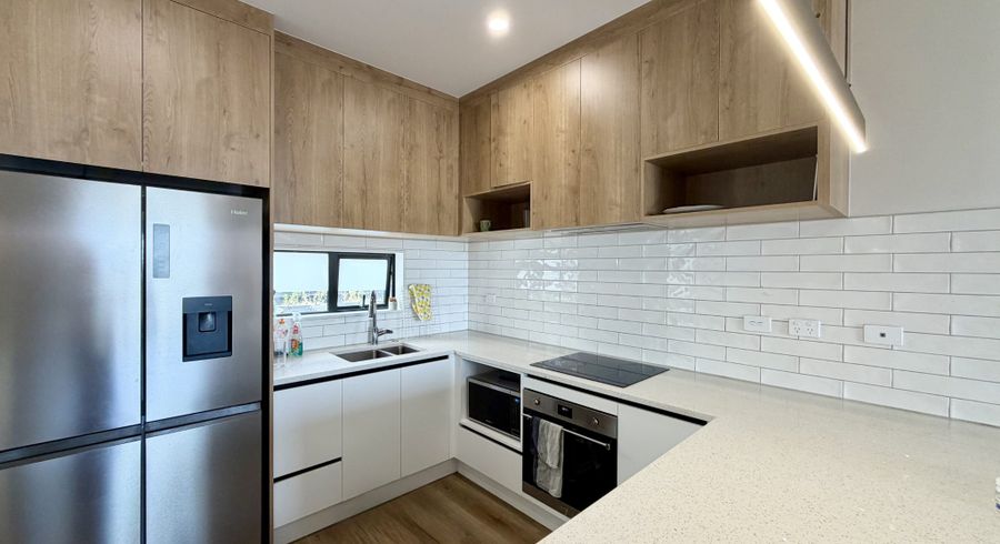  at 5 Arura Place, Massey, Waitakere City, Auckland