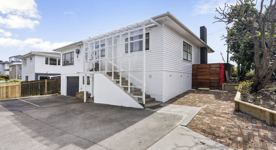  at 692 East Coast Road, Pinehill, North Shore City, Auckland