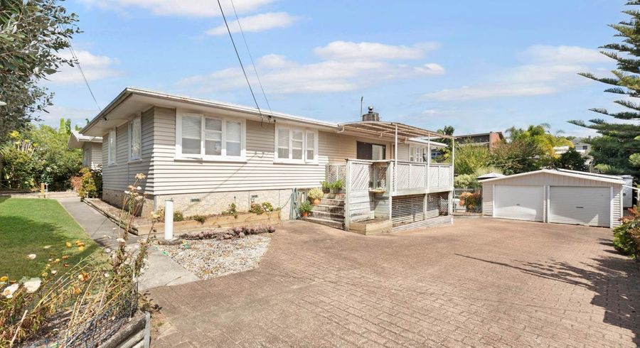  at 37 Chippendale Crescent, Birkdale, Auckland