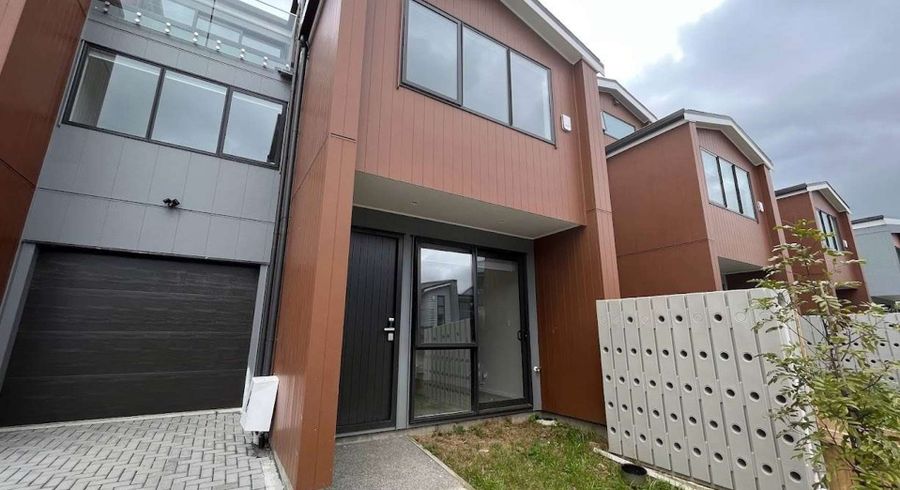  at 4 Harakoa Lane, Mount Roskill, Auckland City, Auckland